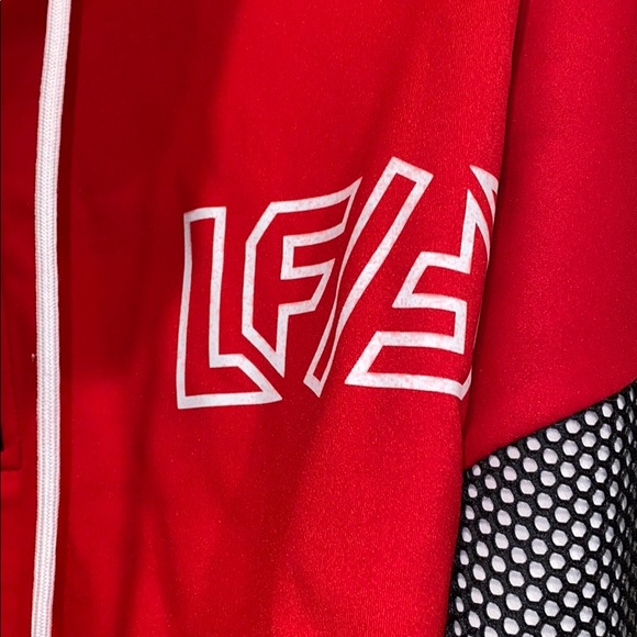 LF Cropped Zip up! - Picture 5 of 5